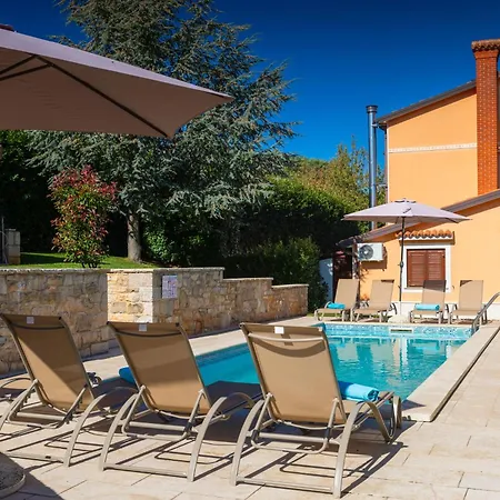 Casa Parenzana In Holiday home *