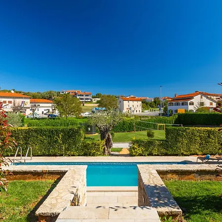 Casa Parenzana In Holiday home *