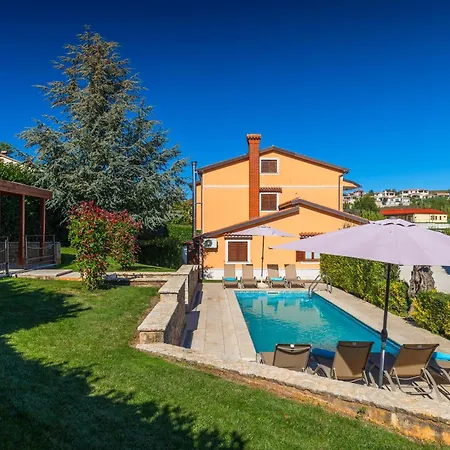 Holiday home Casa Parenzana In *