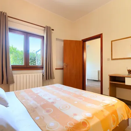 Nyaraló Casa Parenzana In *